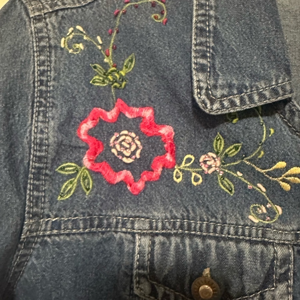 Vintage Rhythm Blue‎ Denim Embroidered Floral Western Shirt Woman’s Size Large - Picture 2 of 11